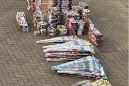 Politie Beringen-Ham-Tessenderlo neemt grote hoeveelheid vuurwerk in beslag in samenwerking met FOD Economie.