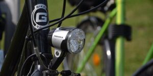 63 jongeren fietsen met een slecht of niet-verlichte fiets